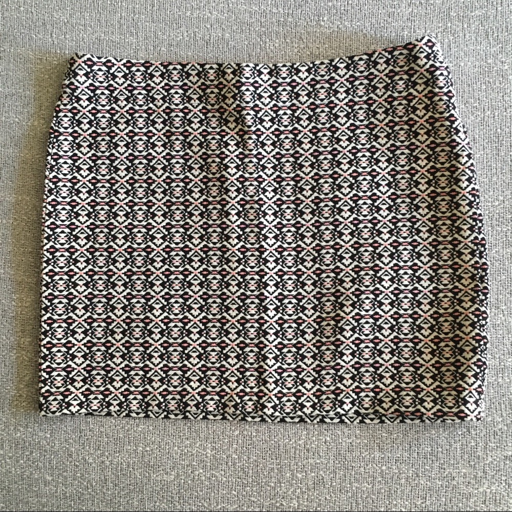 Marine layer skirt
